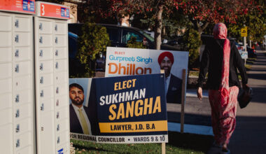 Lawn signs promoting Gurpreet Singh Dhillon and Sukhman Sangha on Sunny Meadow Boulevard in October. Photos by Chloë Ellingson / The Local