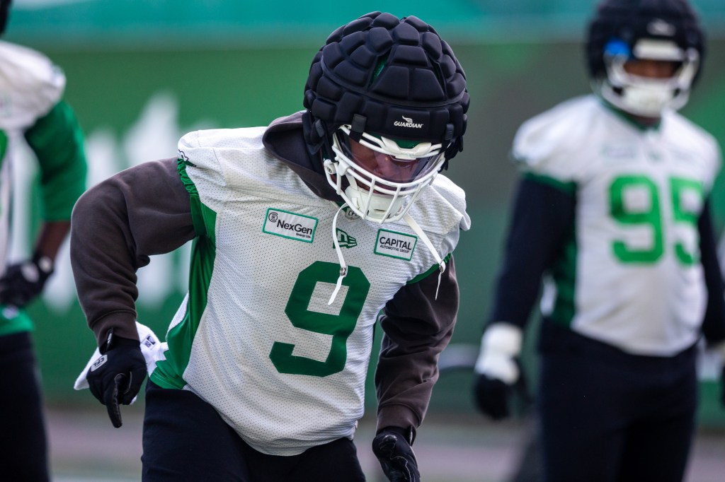Davis: Roughriders have to pick up their 'tempo' in CFL playoff hunt