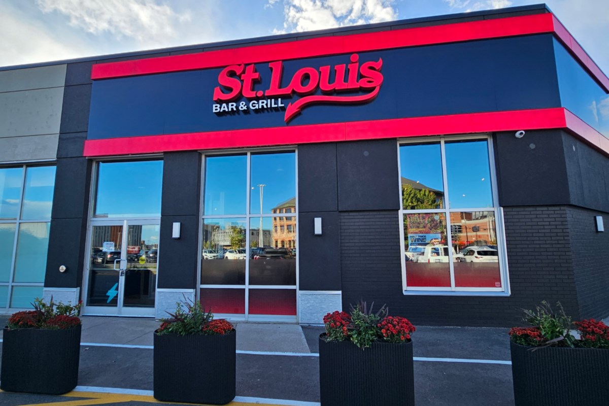 'Gettin' saucy in the Sault': St. Louis Bar and Grill finally opens