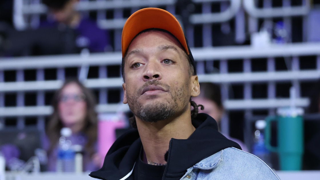 Michael Beasley Beats Delonte West by 1st-Round KO in Boxing Fight of Former NBA Players