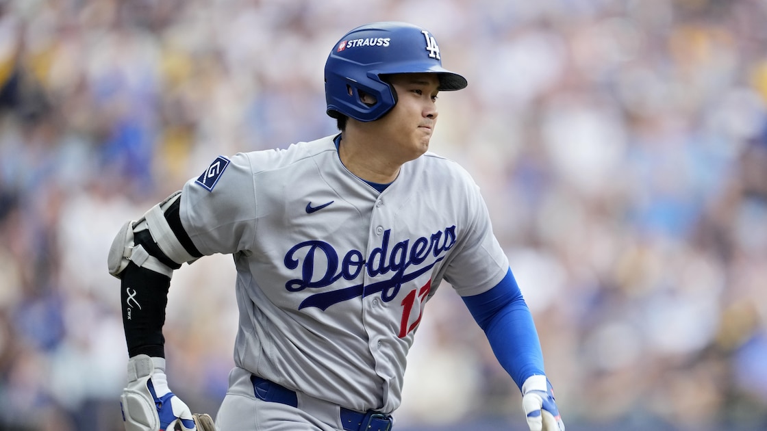 Shohei Ohtani Benching Considered amid MLB Playoff Struggles & Injury, Dodgers' Dave Roberts Says