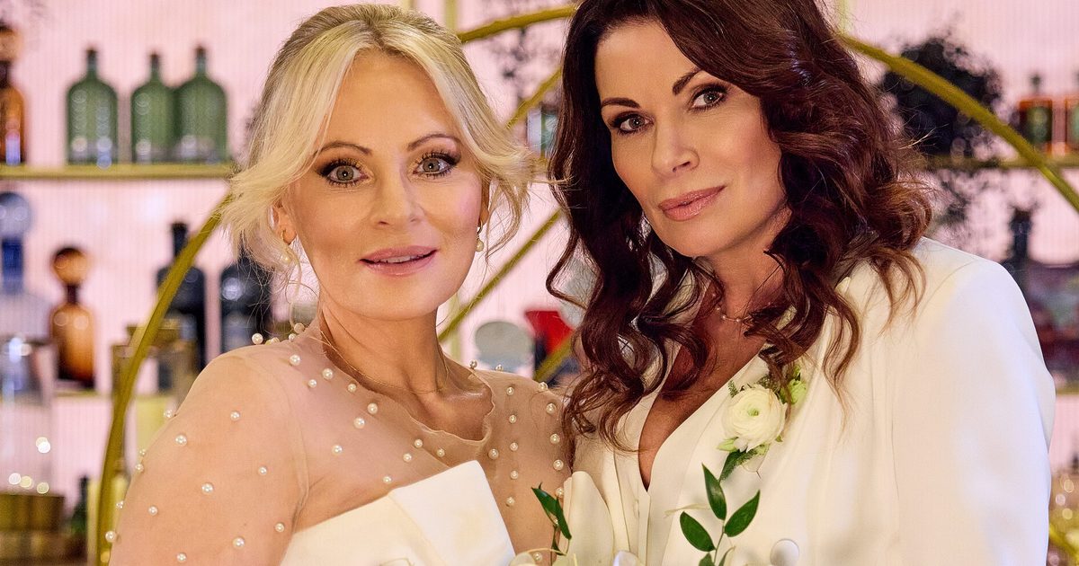 Coronation Street star teases Halloween happiness for Lisa and Carla