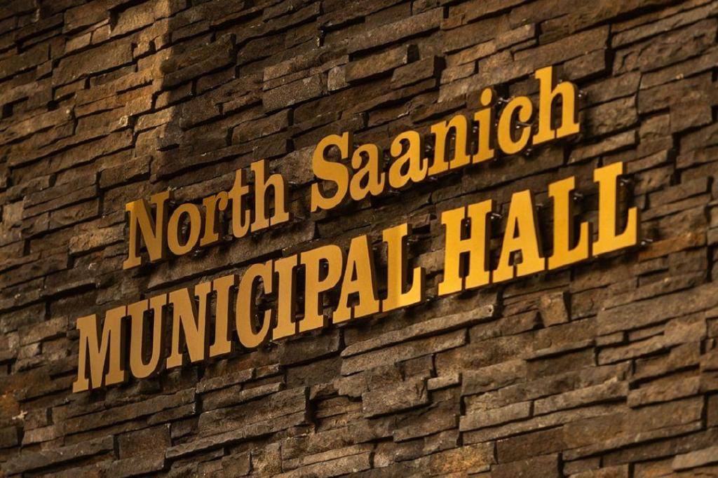 North Saanich fires planning director who is also running for mayor