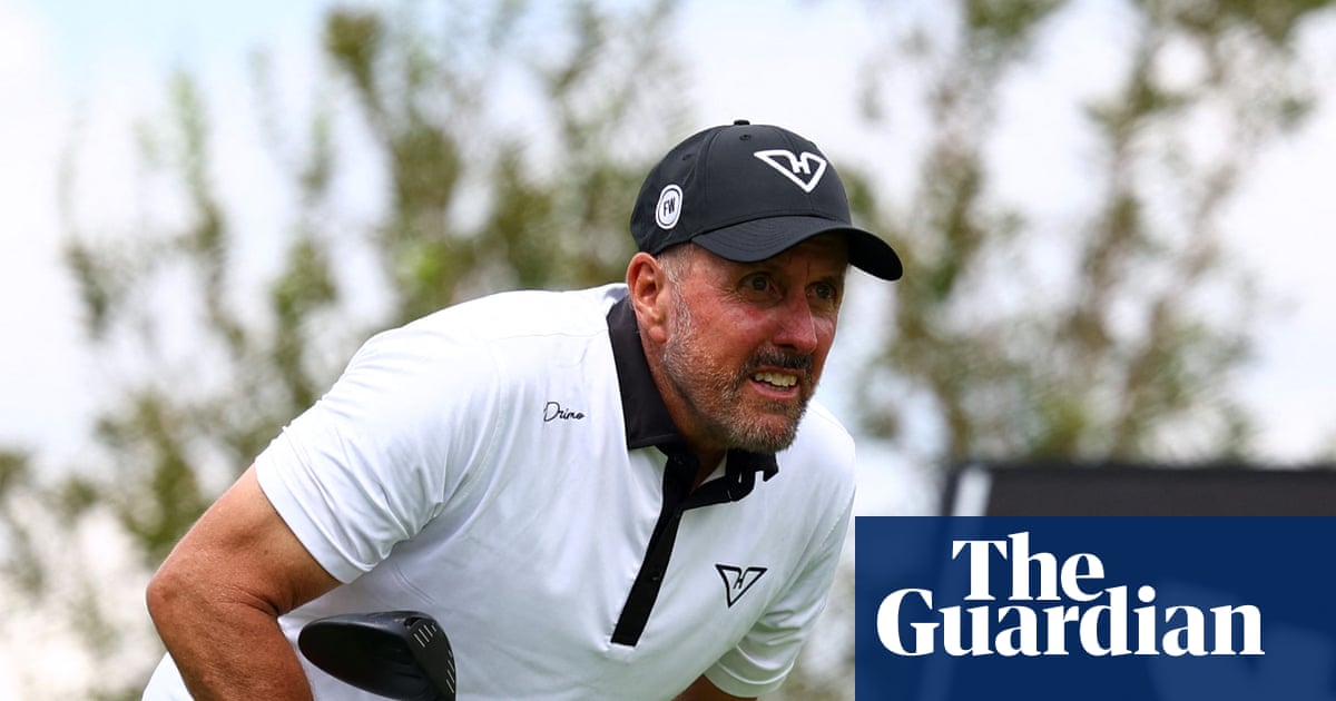 Phil Mickelson’s reps say he sought treatment for family trauma and addiction | Phil Mickelson