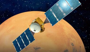 Veteran ESA probe rolls out welcome mat for Japan's Phobos mission