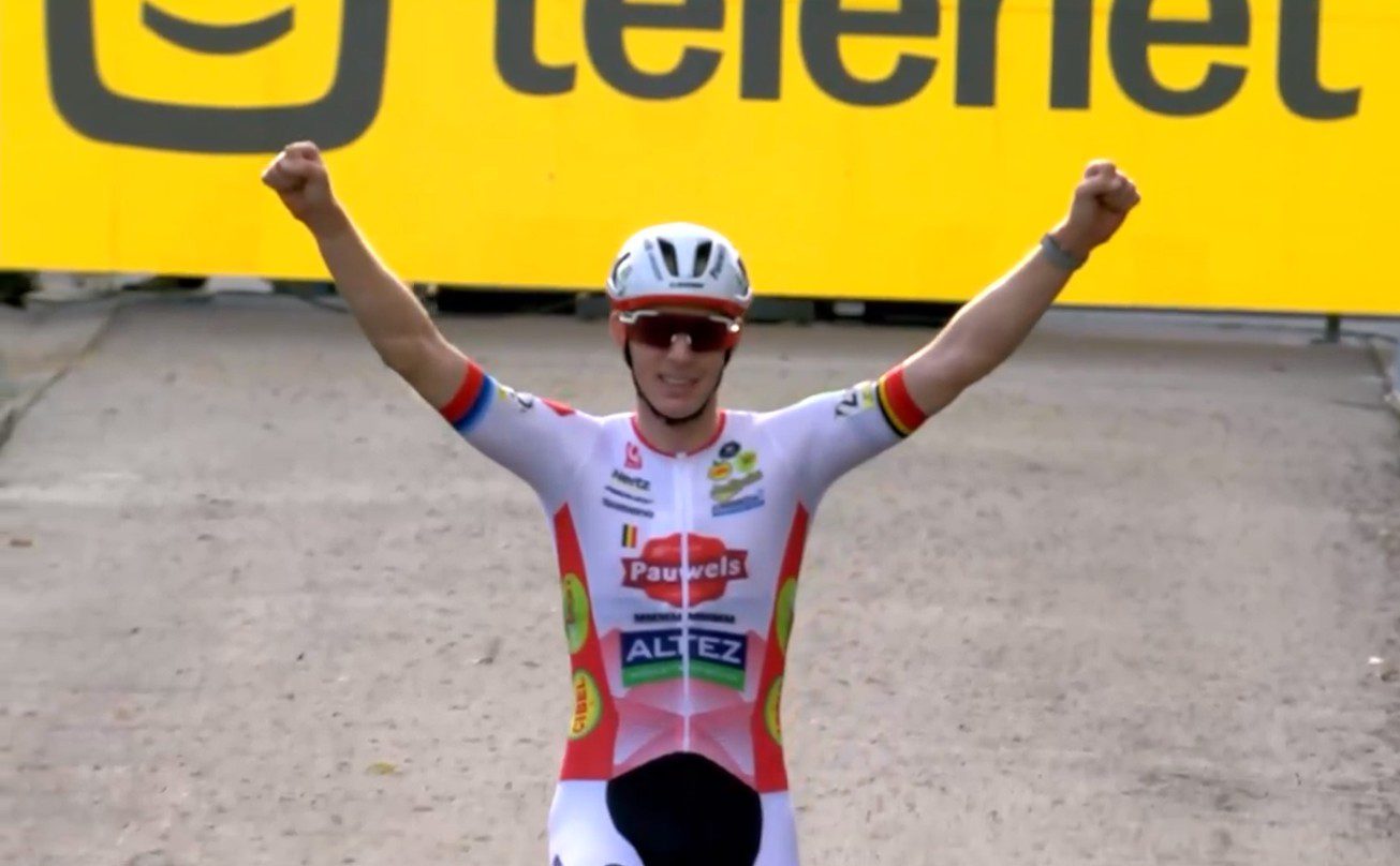Michael Vanthourenhout prevails in the first round of the Superprestige series