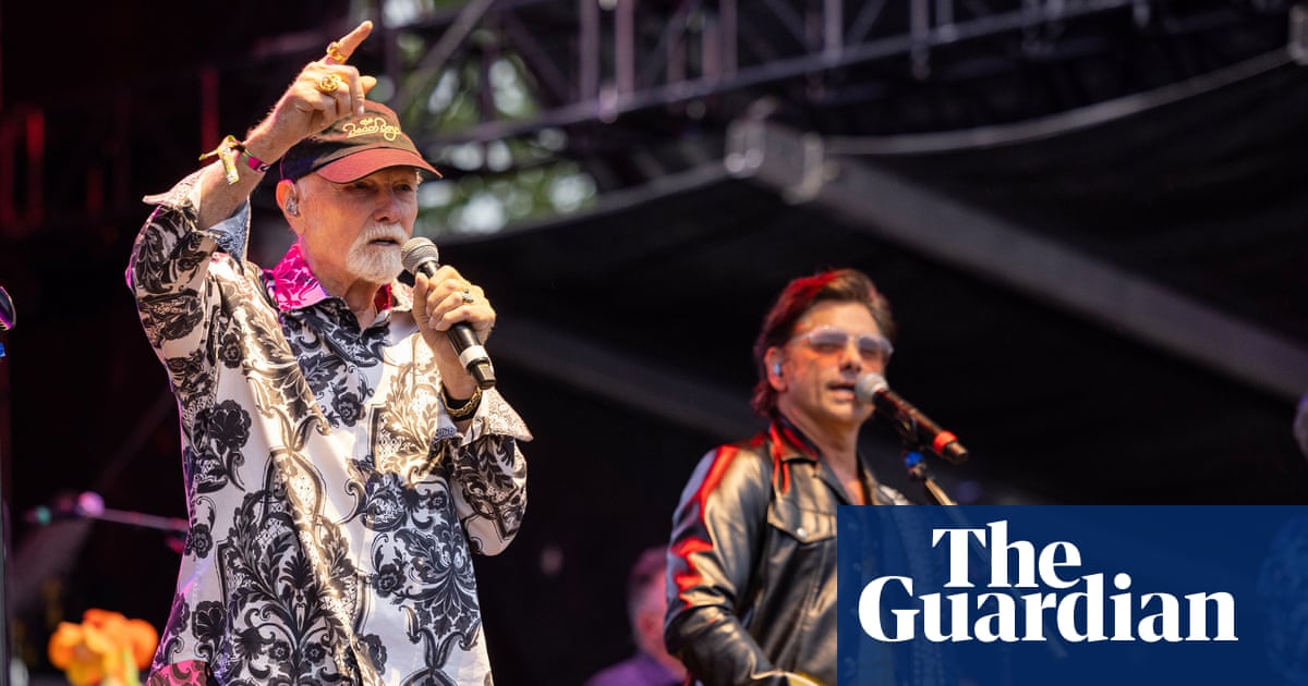 The Beach Boys’ Mike Love returns to the stage despite ‘facing serious health challenges’ | Beach Boys