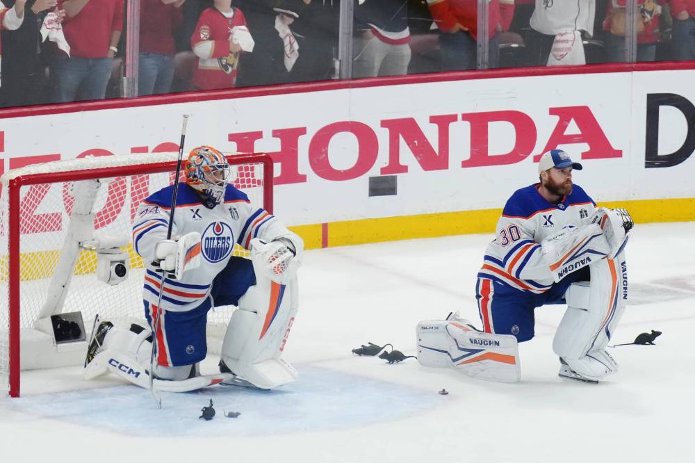 Nathan Denette / THE CANADIAN PRESS FILES
Goalies Stuart Skinner, left, and Calvin Pickard went all the way to the Stanley Cup Finals, twice, as teammates on the Edmonton Oilers.