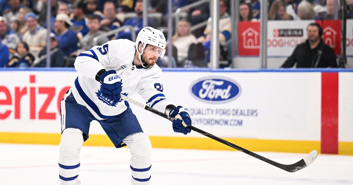 Oliver Ekman-Larsson leaves Toronto Maple Leafs game late in third period after big hit