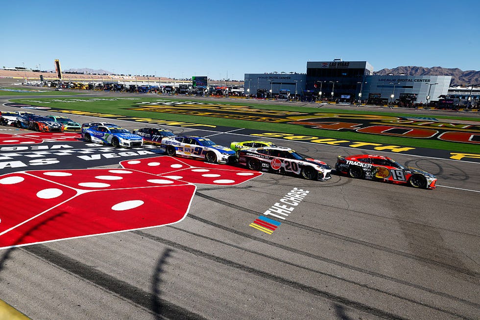 las vegas, ca october 04 chase briscoe 19 joe gibbs racing bass pro shops toyota and christopher bell 20 joe gibbs racing rheem toyota lead the field on a restart during the south point 400 nascar cup series chase playoff race on october 4, 2026 at las vegas motor speedway in las vegas, nv photo by jeff speerlvmsicon sportswire via getty images
