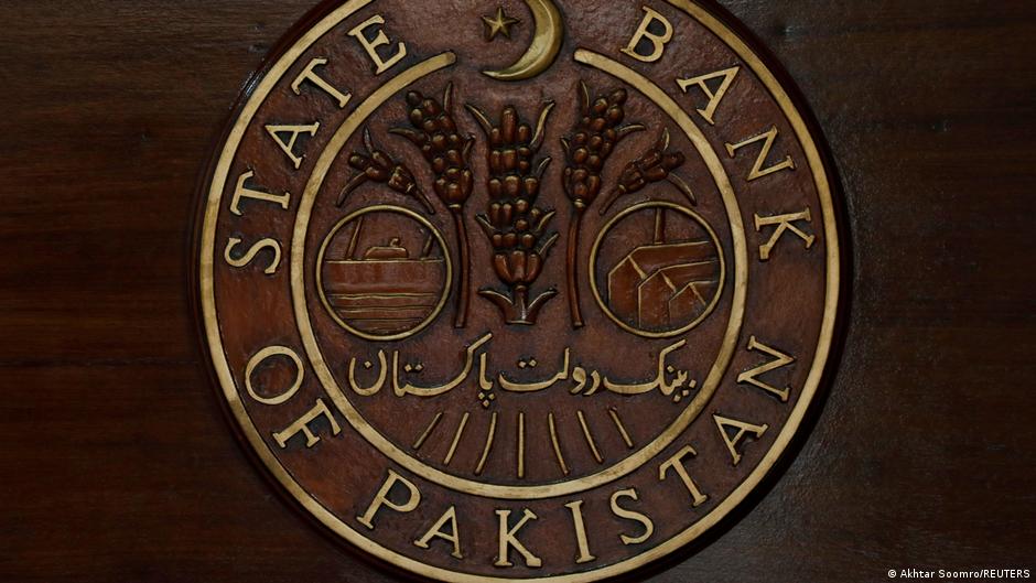 IMF, Pakistan reach tentative $1.21 billion bailout deal