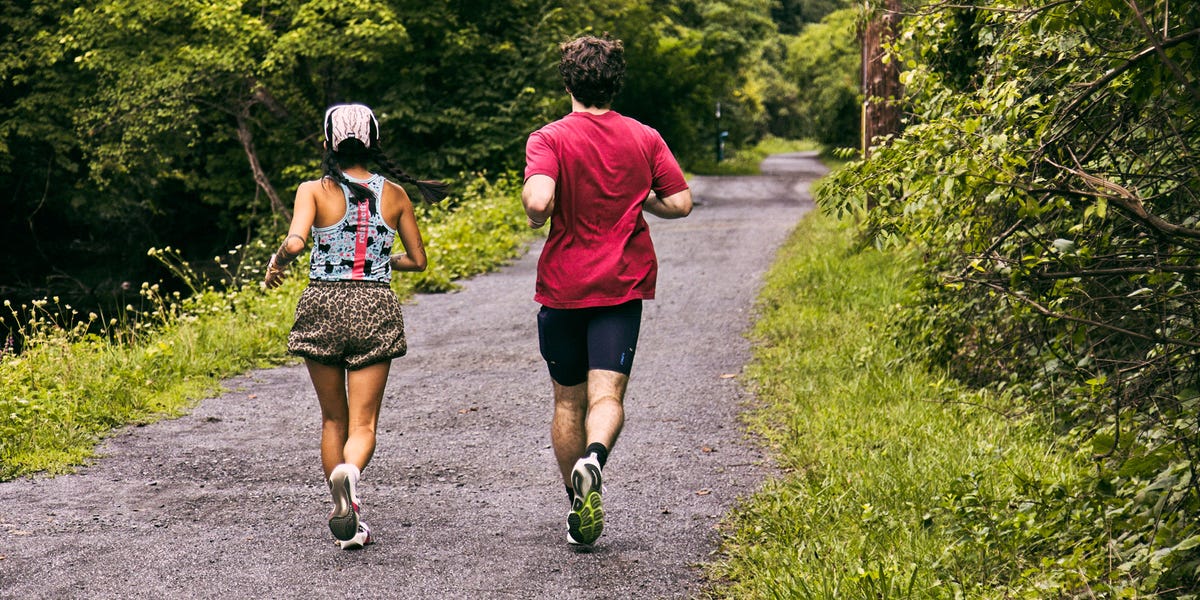 How to stay in heart rate zone 2 on runs, according to experts