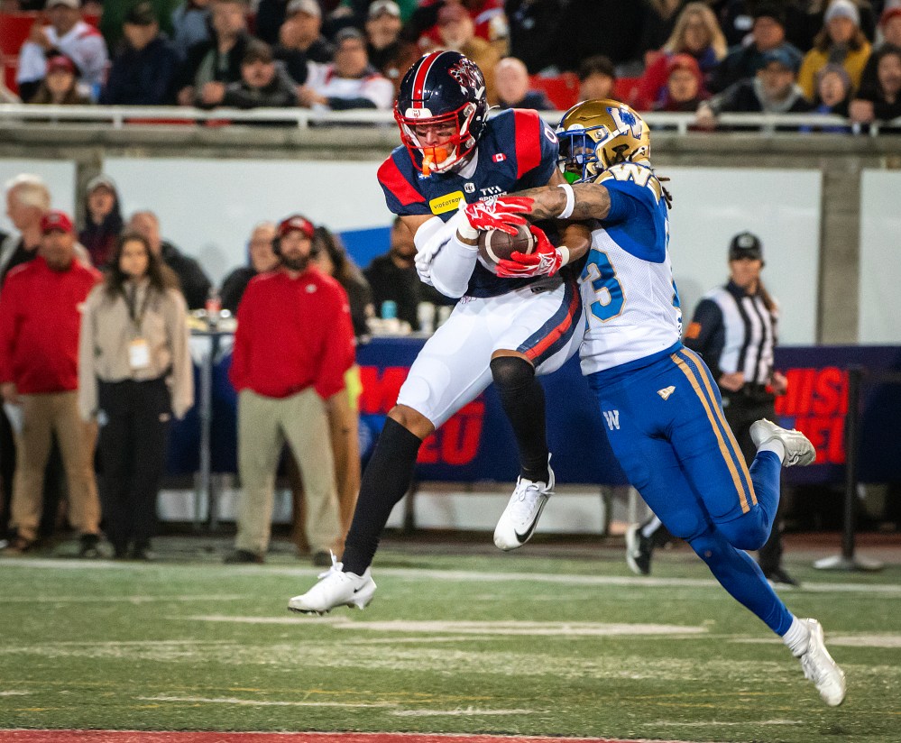 Peter McCabe / THE CANADIAN PRESS FILES
Trey Vaval, right, defends against Montreal Alouettes' Tyson Philpot. Vaval has started the last two games at corner and has recorded four pass knockdowns and 19 defensive tackles this season.