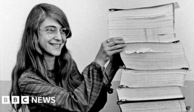 Margaret Hamilton, whose software helped land Apollo 11 on the Moon, dies at 90 - BBC