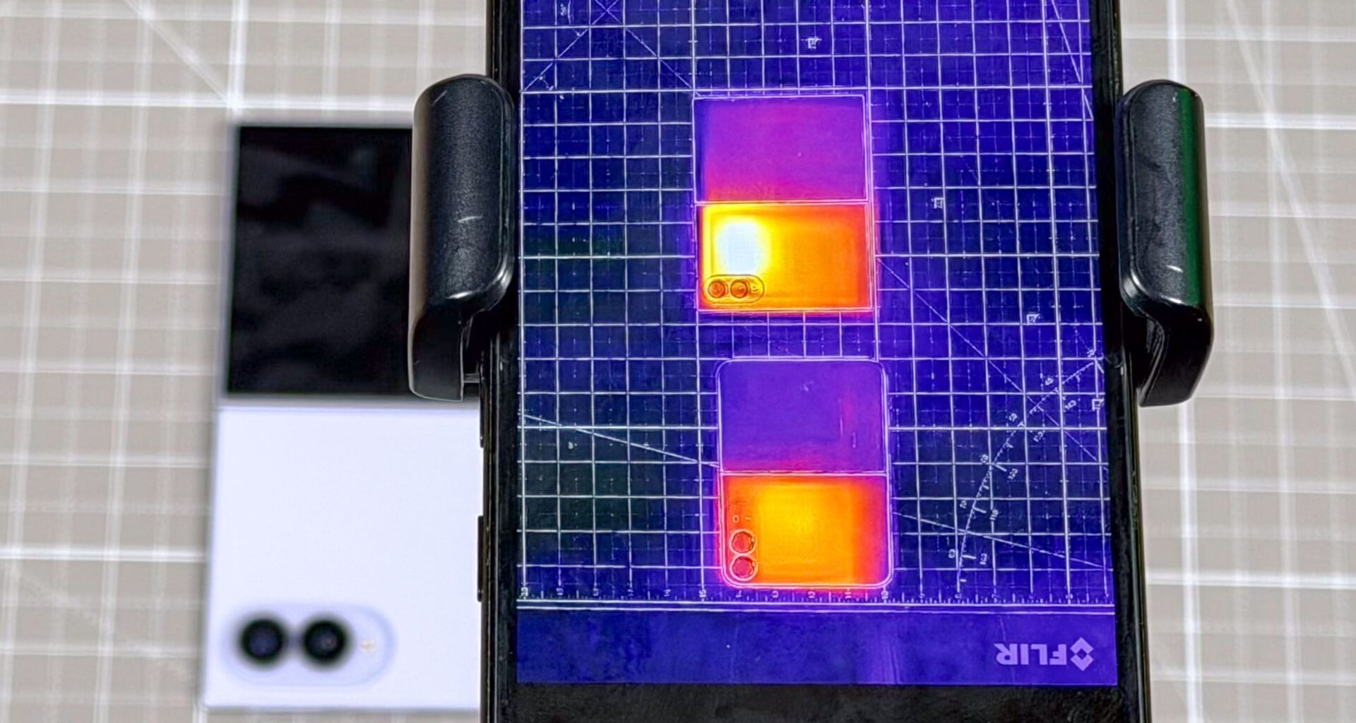 I put the iPhone Duo and Galaxy Fold 8 through a thermal torture test — here's the winner