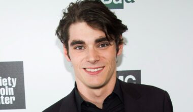 RJ Mitte: 'Breaking Bad' actor dead at 34