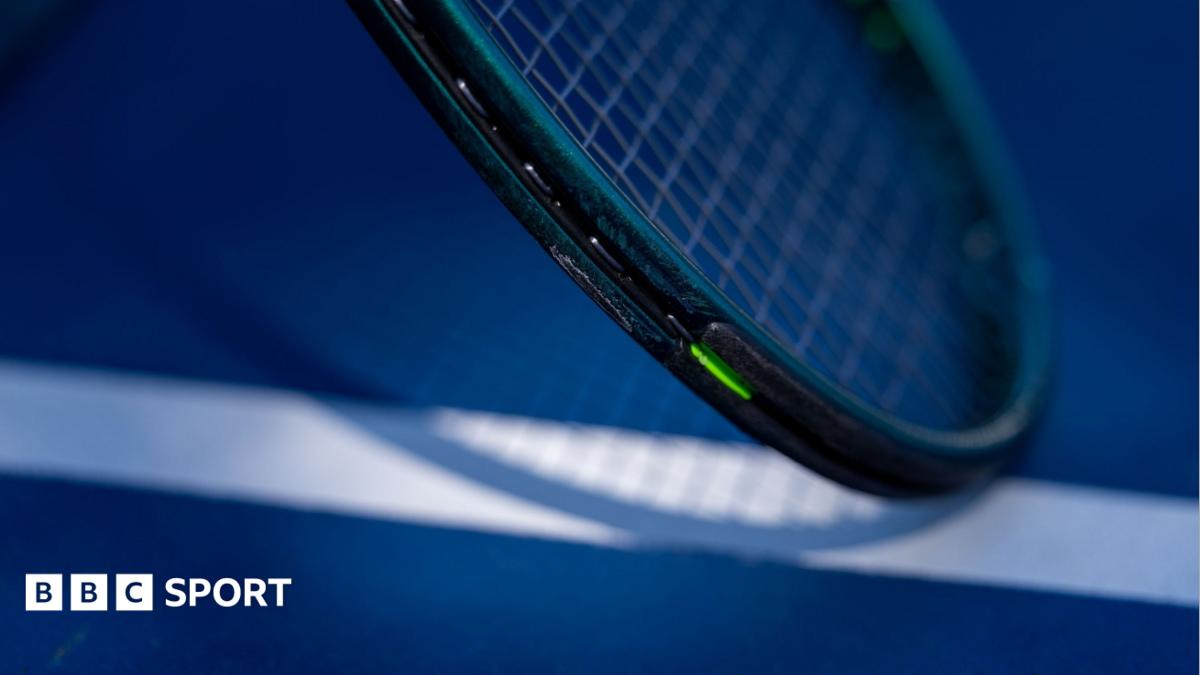 Tennis racquet