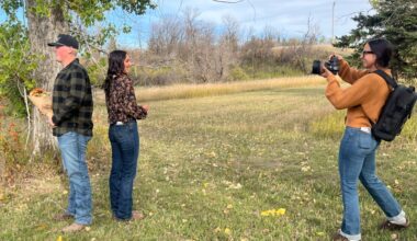 Moose Jaw photographer matches strangers for blind-date photo shoots
