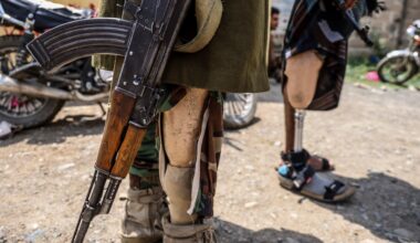 Yemeni gov’t forces aim for Sanaa, but Houthi defeat will be a challenge | Houthis News