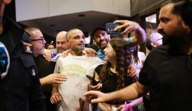 Netanyahu calls stabbed Indian pilot a hero; Flydubai halts Israel flights | Benjamin Netanyahu News