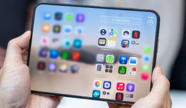 No, No, No—Don't Peel the Nano-Texture Layer off the iPhone Duo's Inner Screen