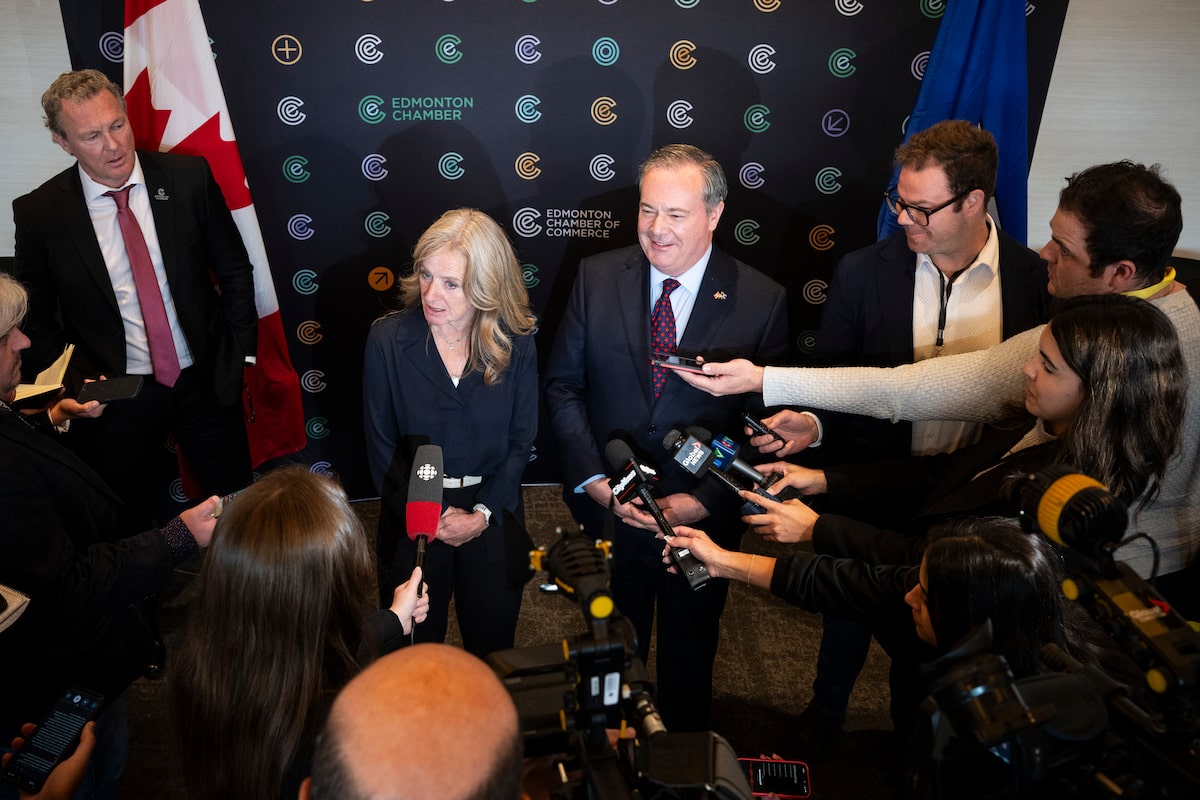 Former Alberta premiers argue against separation as referendum vote approaches