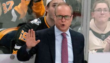 Panthers coach Paul Maurice goes to bat for Jets after Hellebuyck saga