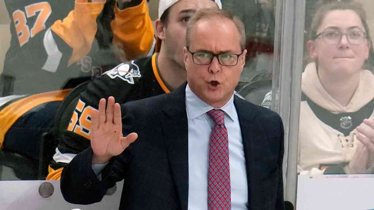 Panthers coach Paul Maurice goes to bat for Jets after Hellebuyck saga
