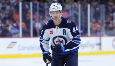 Jets' Josh Morrissey exits vs. Avalanche with upper-body injury