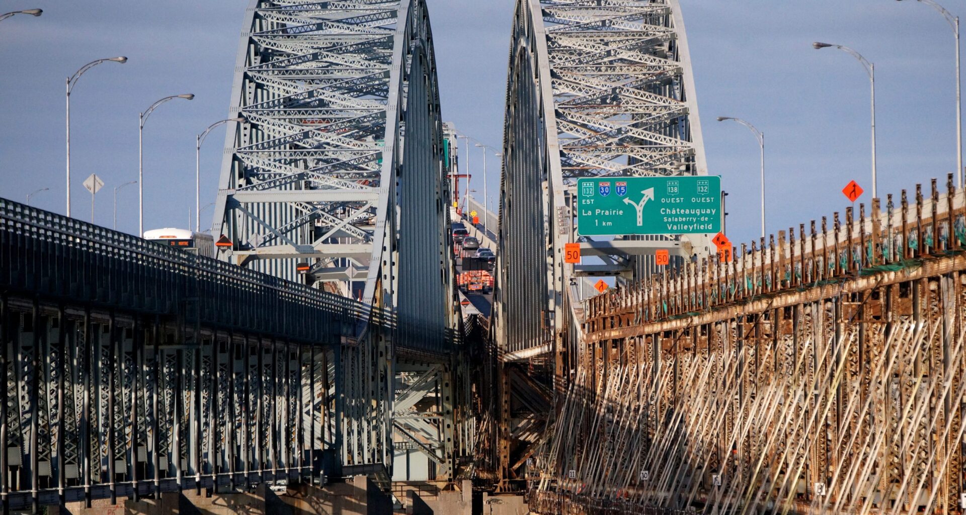 One lane on Mercier bridge closed indefinitely due to crack