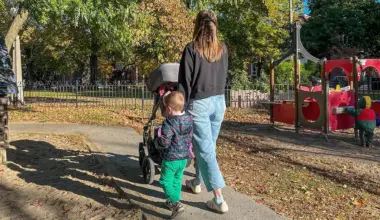 Ottawa families struggle to find child care amid daycare waitlists, unpredictable costs