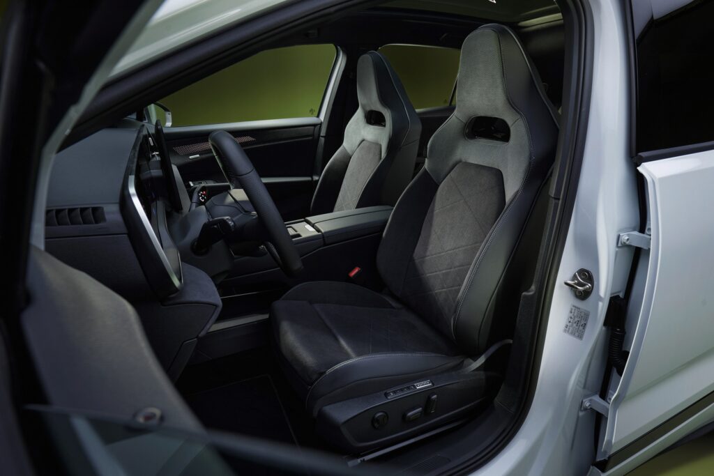 VW ID. Tiguan R-line seats