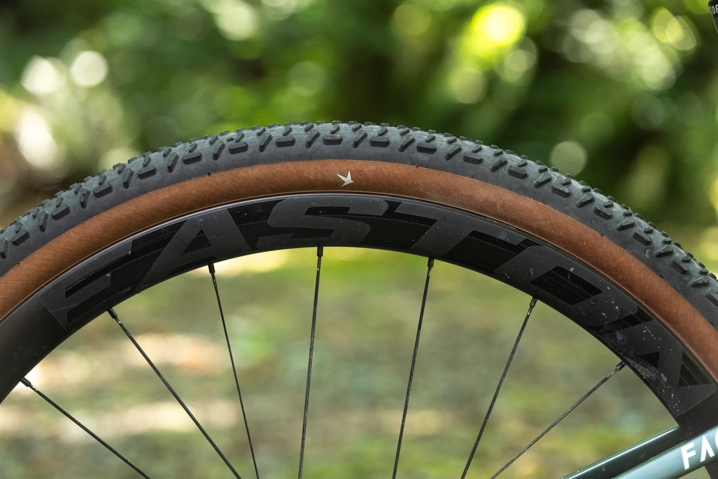 Factor SARANA with Easton wheels at field test