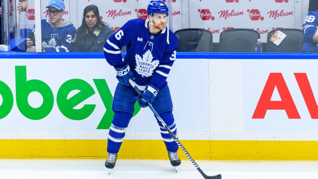 Maple Leafs recall defencemen Cole McWard, Dakota Mermis