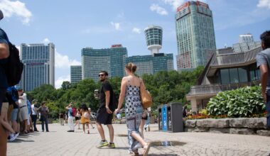 Ontario calls for new investors in Niagara casinos, slashes tax rate for operators