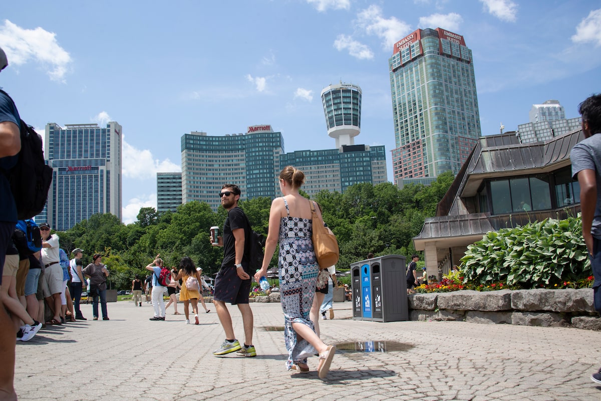 Ontario calls for new investors in Niagara casinos, slashes tax rate for operators