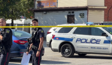 Missisauga stabbing: 1 man taken to hospital