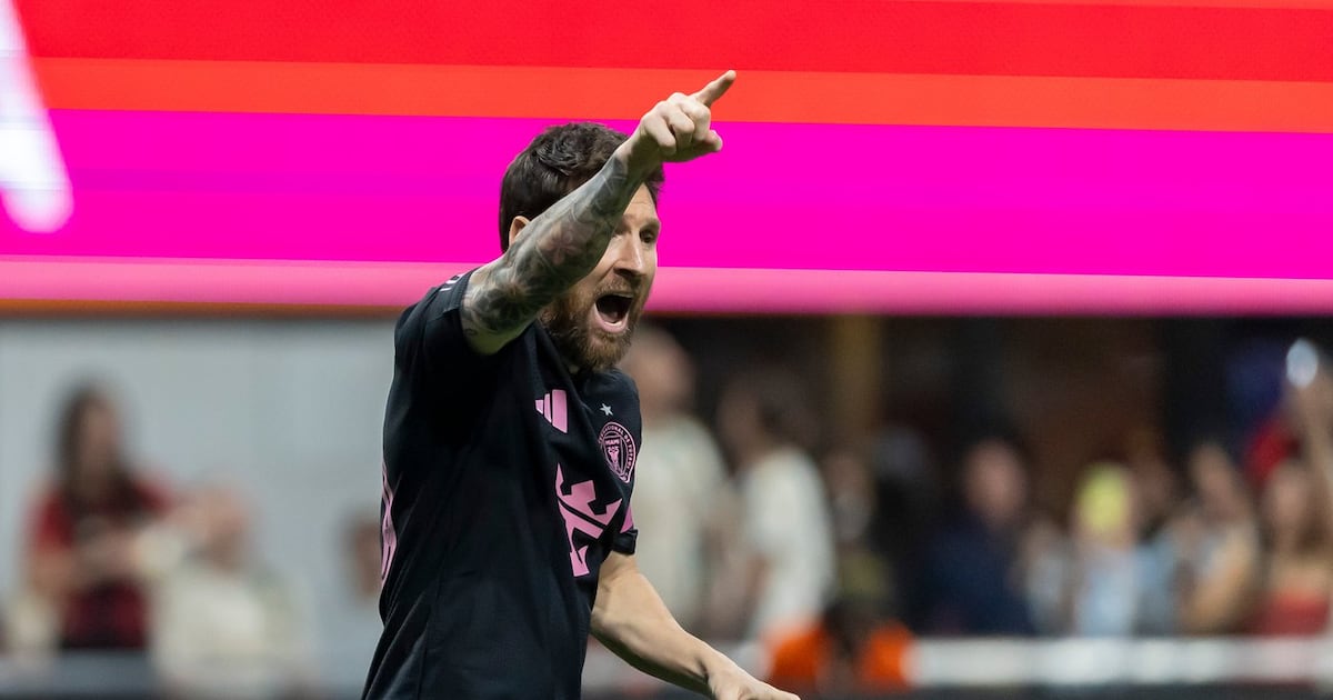 Lionel Messi scores twice, adds assist to propel Inter Miami to victory over Atlanta United