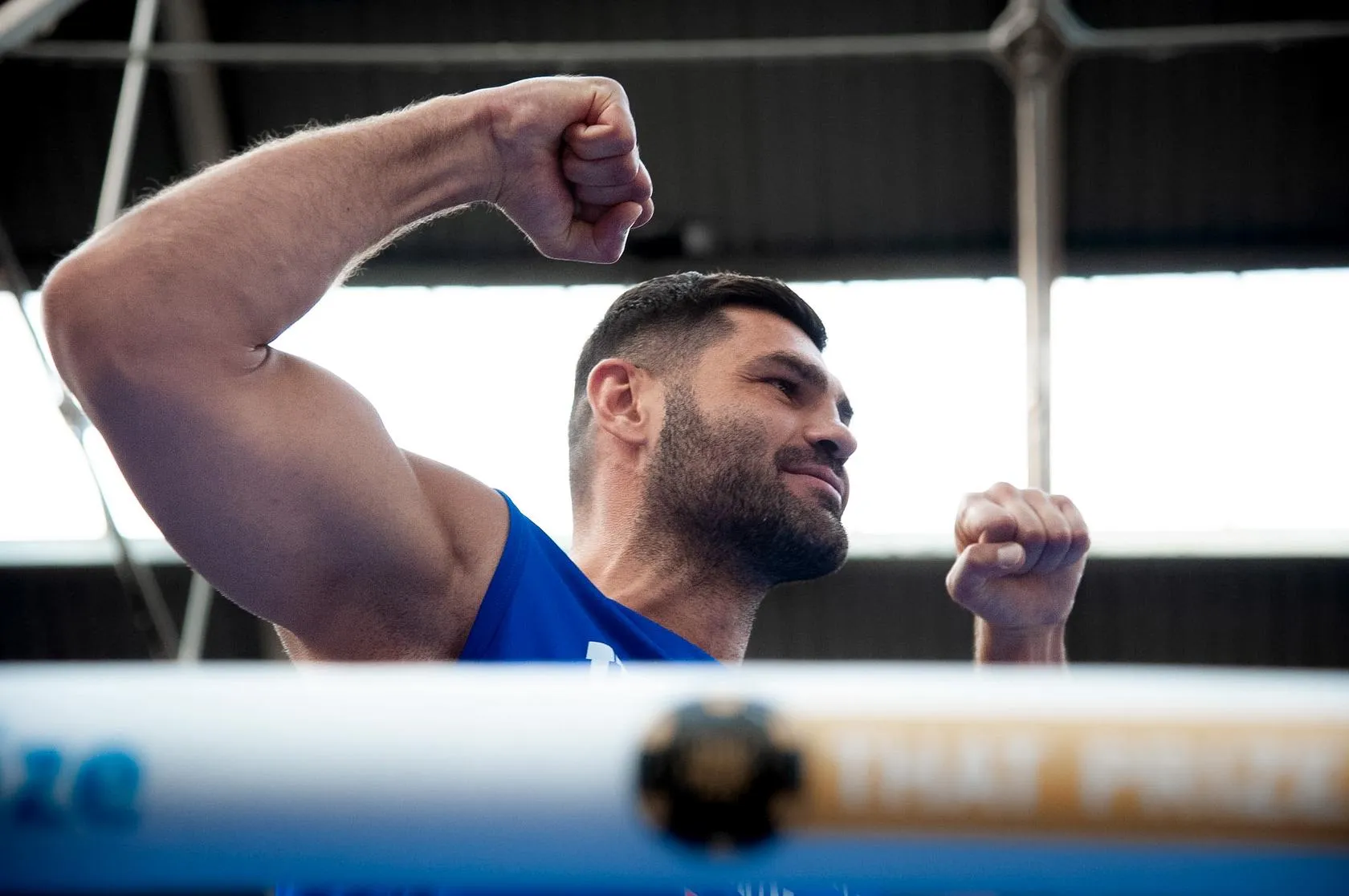 Filip Hrgovic plays to the crowd at the open workout ahead of his August 2026 showdown with Moses Itauma