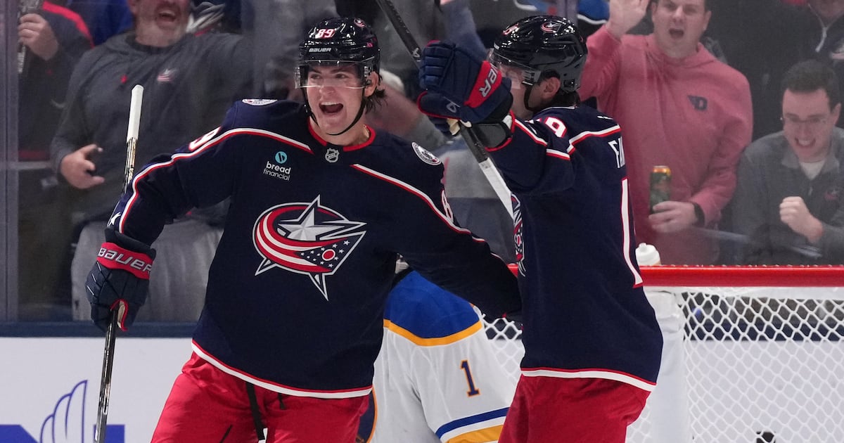 Matthew Knies scores twice, adds assist in debut with Blue Jackets