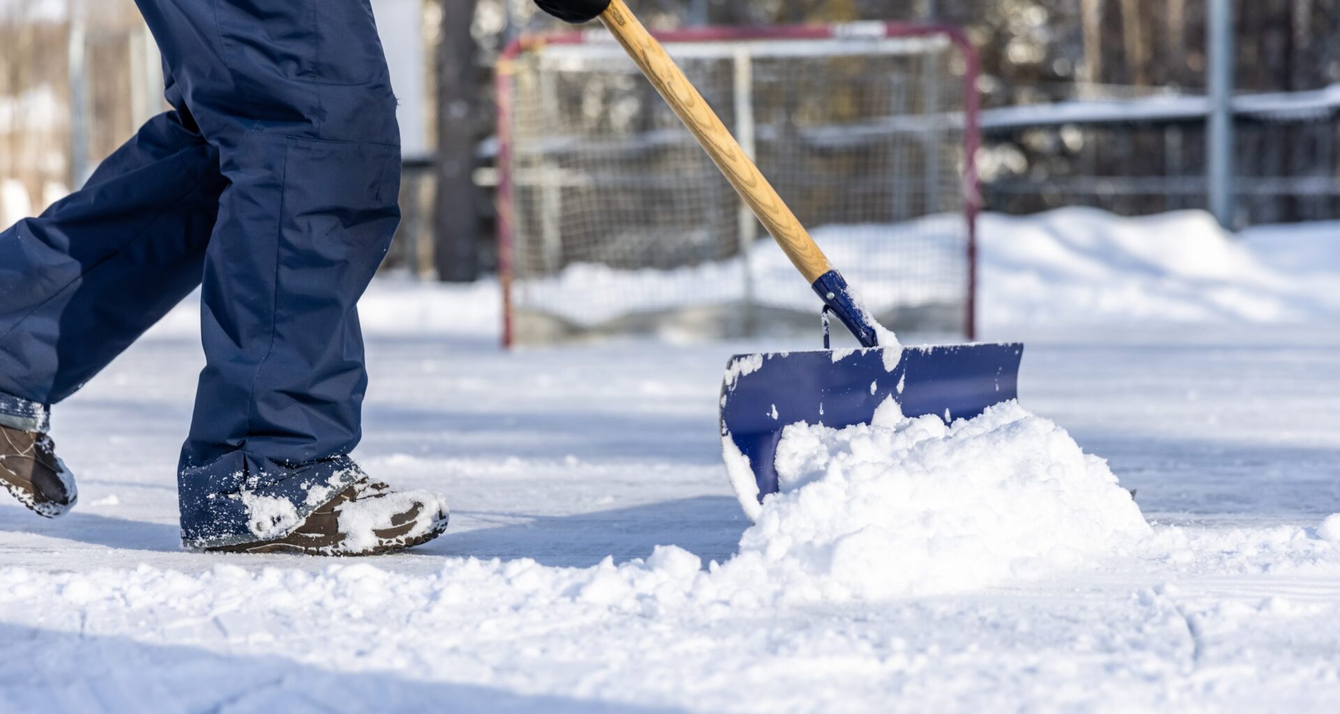 The coolest volunteer opportunity in town: Natural ice rink volunteers needed – City of Mississauga