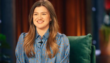 More Details Emerge About Kelly Clarkson's Feud With Brooklyn Shop