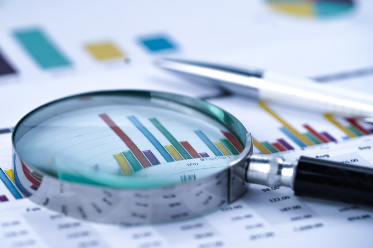 Turns out most of you compare your financial situation with others. Can that be healthy?