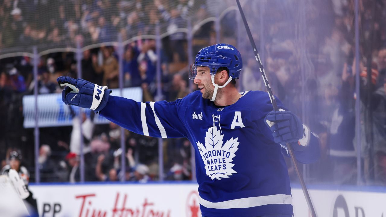 Maple Leafs' John Tavares re-joins team in Utah after birth of son