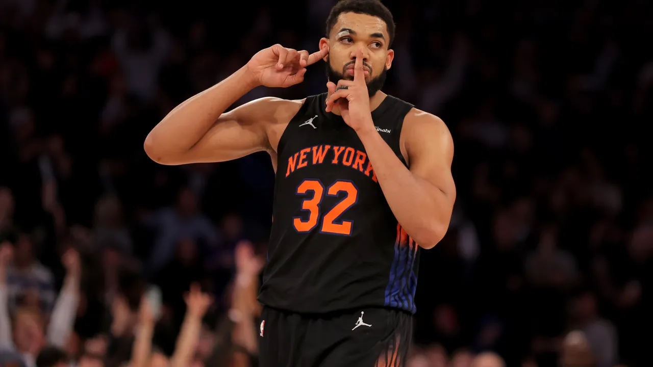 Warriors have perfect Karl-Anthony Towns trade to make if Knicks keep messing around image