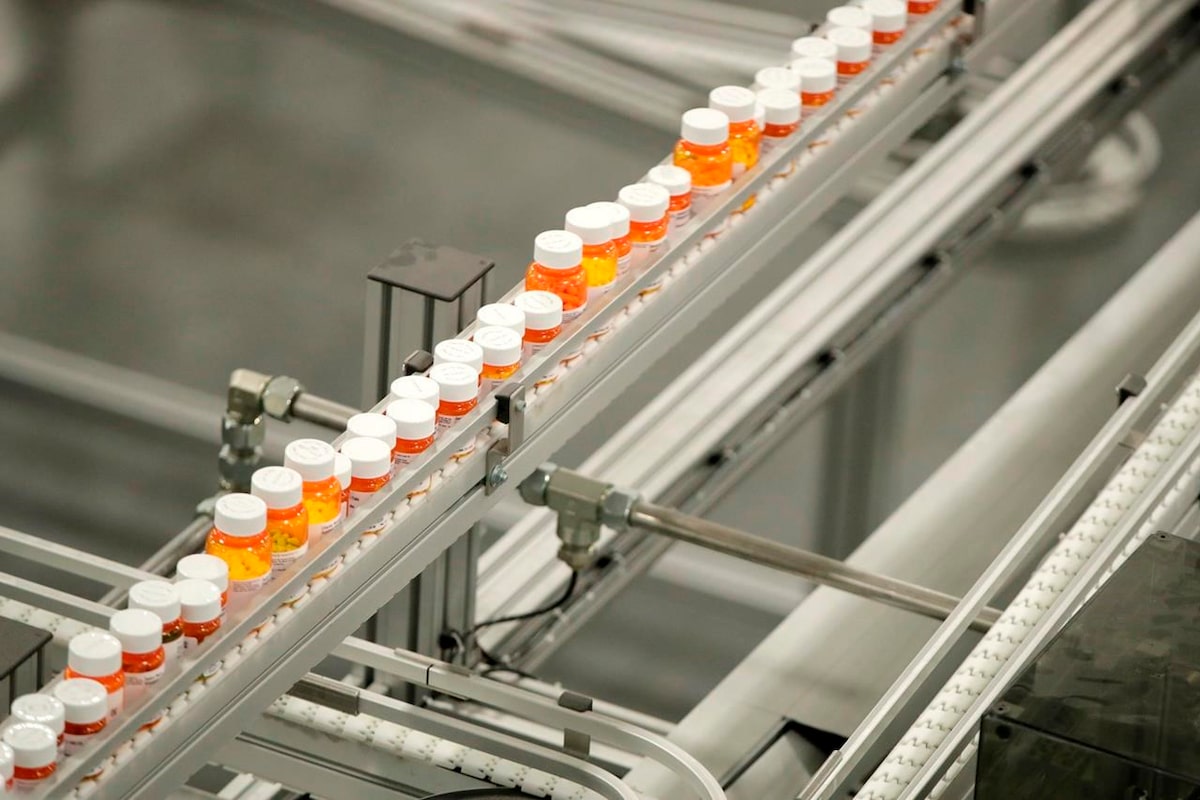 Americans face steep increase in Canadian drug costs if U.S. customs rule takes effect