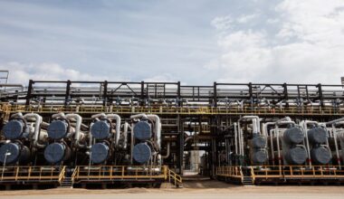 Oilsands: Cenovus buys Athabasca Oil in cash-and-stock deal