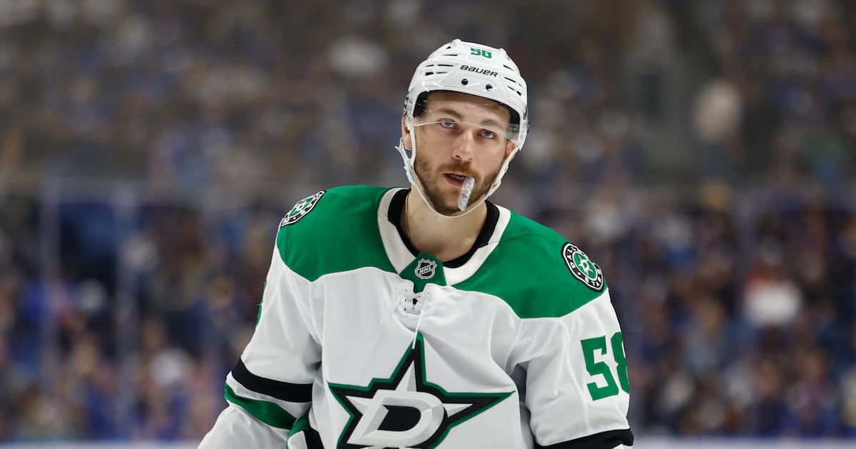 Philadelphia Flyers sign veteran forward Michael Bunting