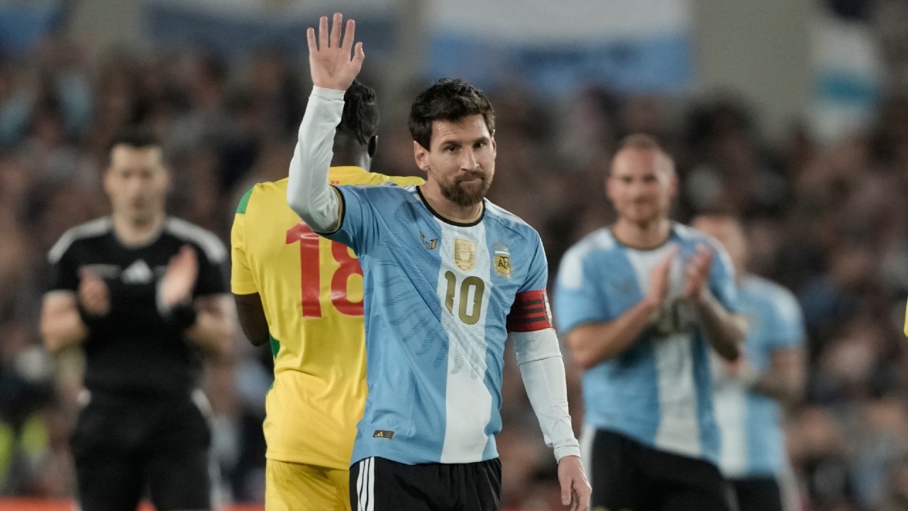 Argentina bids Messi farewell in final national team match, ending an era