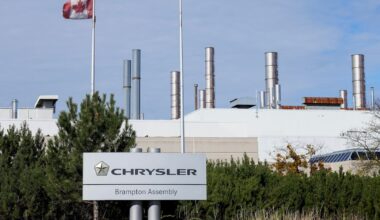 Canadian Stellantis workers to hold strike vote as auto talks stall, union says